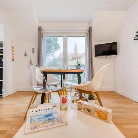 In A By The Sea Apartment