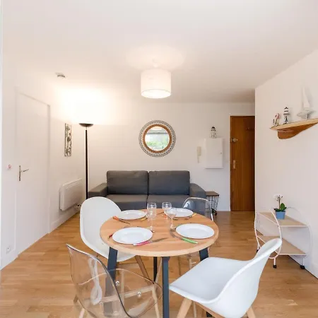 Apartment In A By The Sea Port-en-Bessin-Huppain