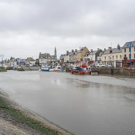 A Port-en-bessin Proche Port-en-Bessin-Huppain