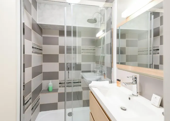 A Port-en-bessin Proche * Port-en-Bessin-Huppain